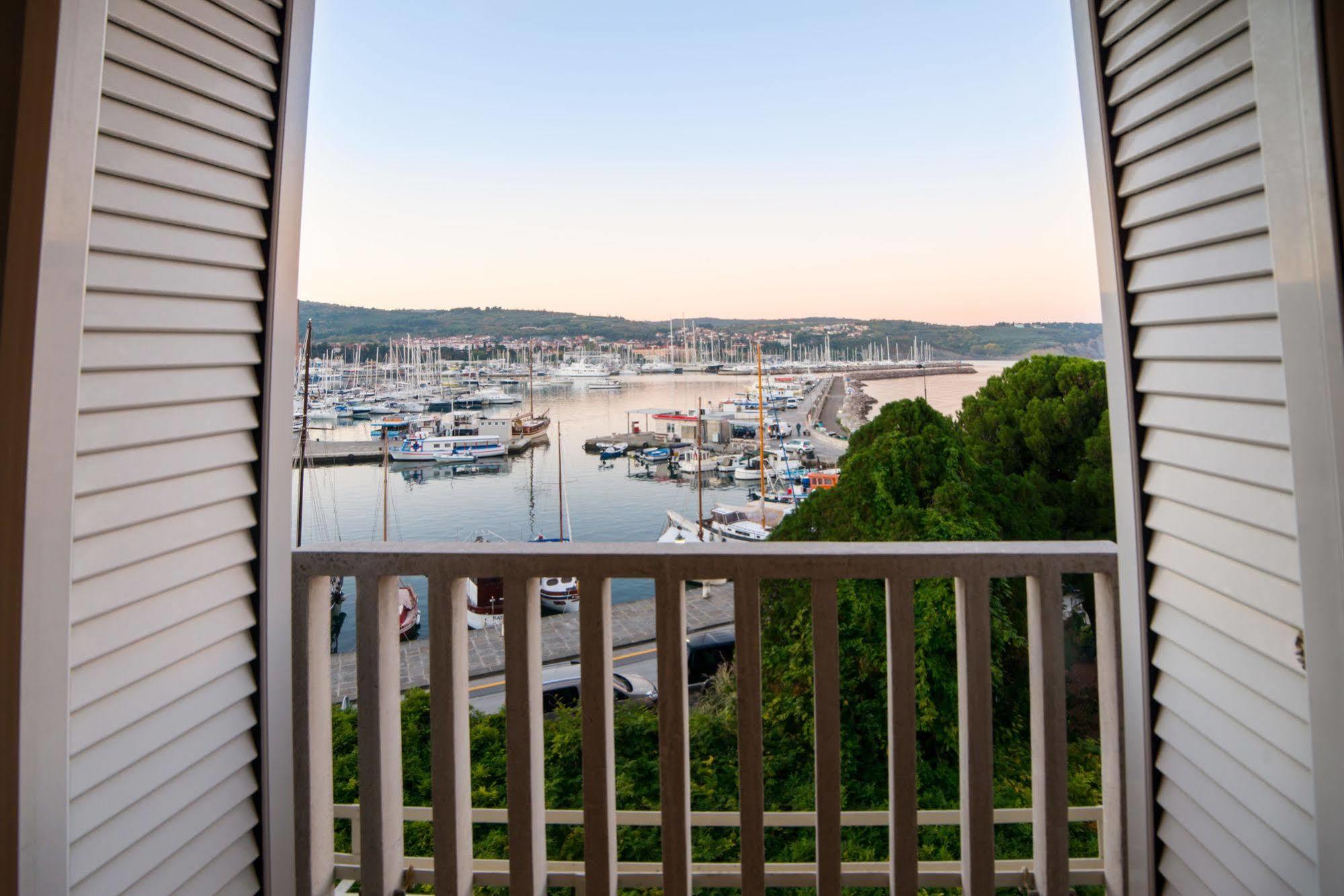 Hotel Marina Izola Extérieur photo