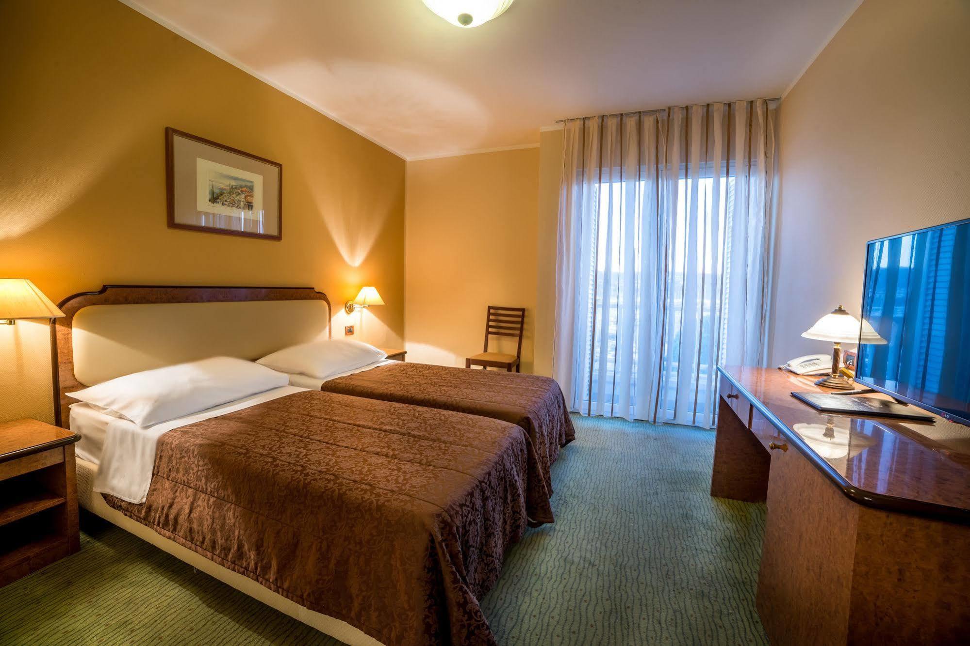 Hotel Marina Izola Extérieur photo