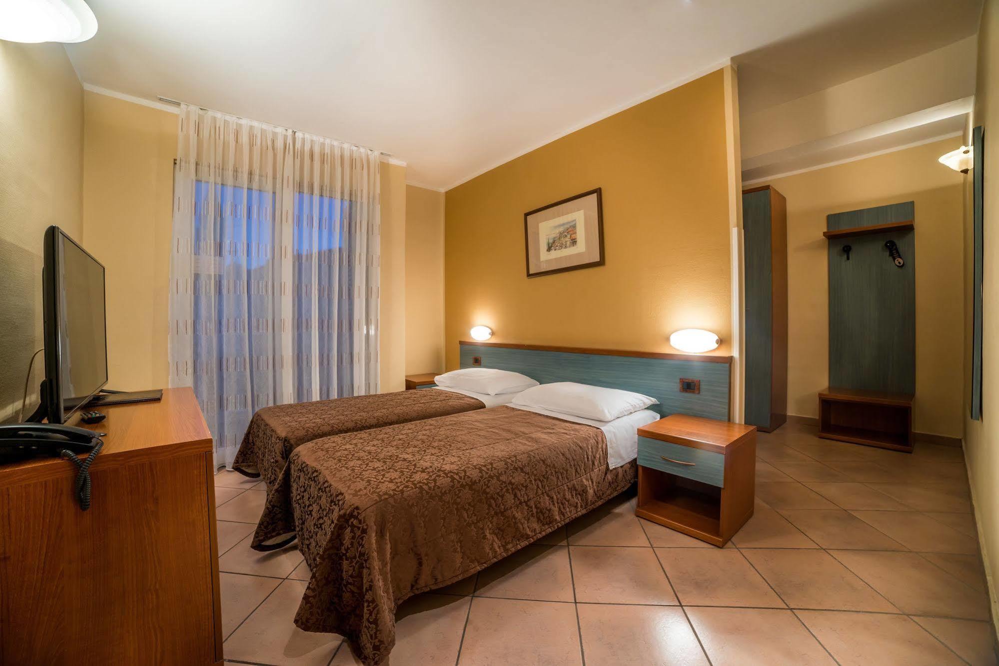 Hotel Marina Izola Extérieur photo